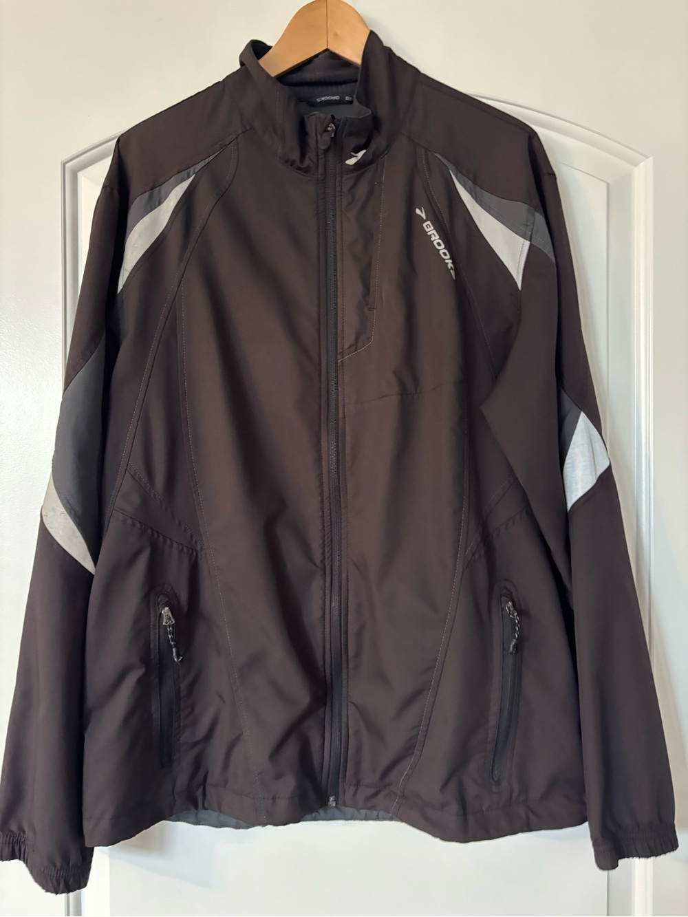 Brooks Men's Full Zip Running Jacket Black Grey Colorblock Windbreaker Large